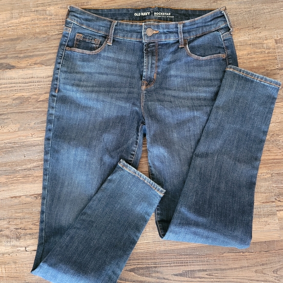 Old Navy Rockstar skinny jeans - Picture 2 of 3